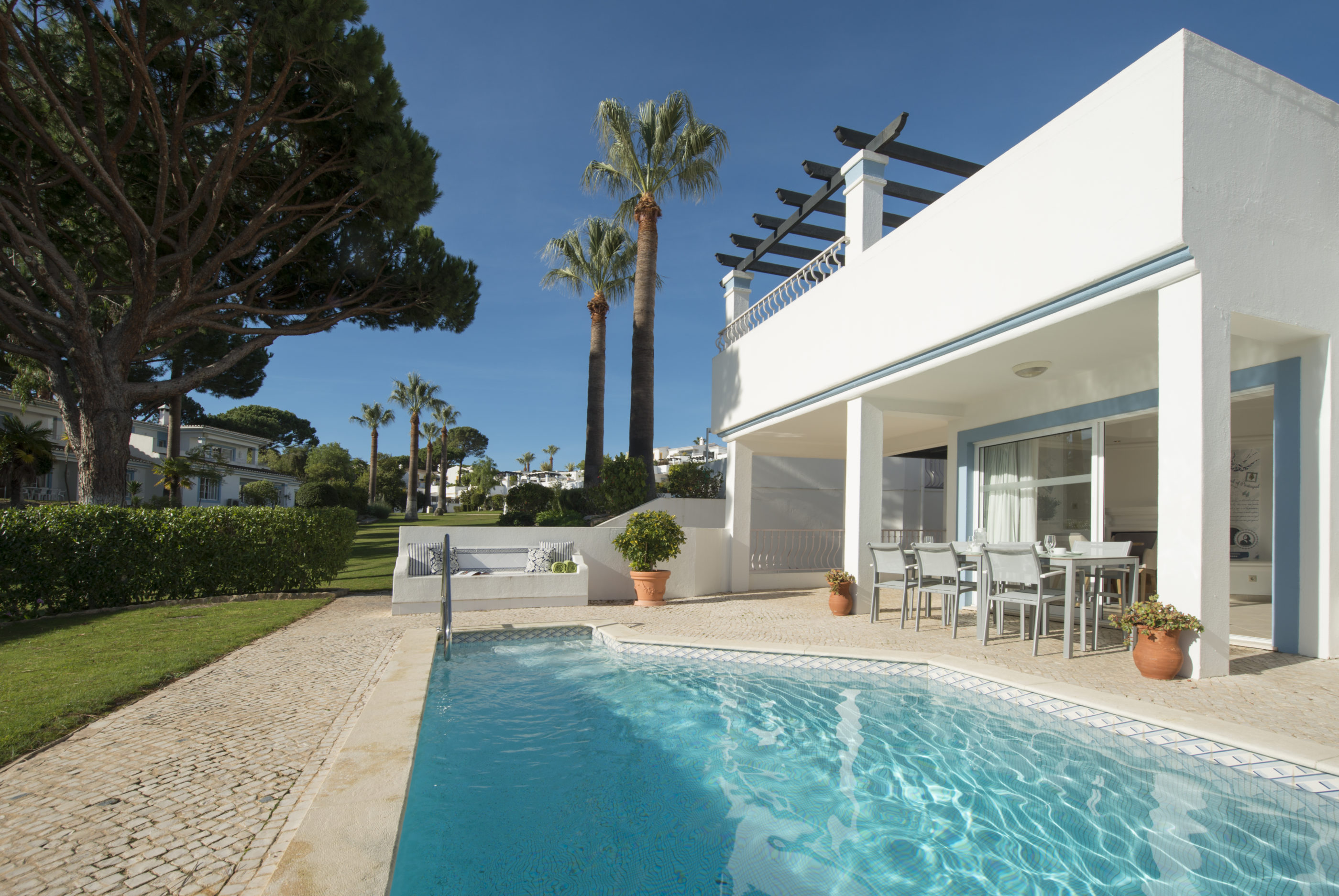 ‘Drop & Scoff’ Four Seasons Fairways, Quinta do Lago Launch NEW Food Delivery Service WTM